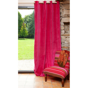 Velvet curtain in fuchsia